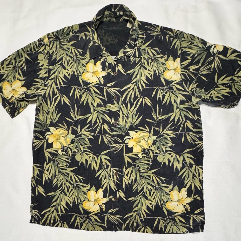 Tommy Bahama 100% Silk Button Up Copyrighted Print  Hawaiian Palm Floral Large